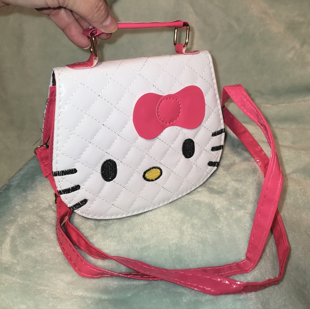 Small Hello Kitty Purse - Picture 2 of 7